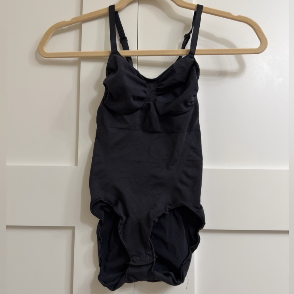 Skims Sculpting Brief Bodysuit in Onyx, size L-XL